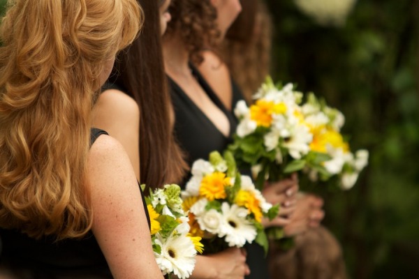 bridesmaids w bouquets.jpg